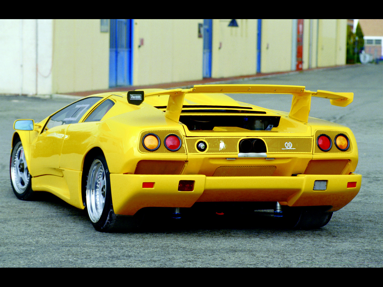 lamborghini diablo.jpg
